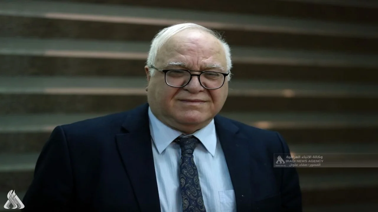 أسباب جديدة.. مستشار رئيس الوزراء العراقي يوضح الارتفاع المفاجئ لأسعار الدولار